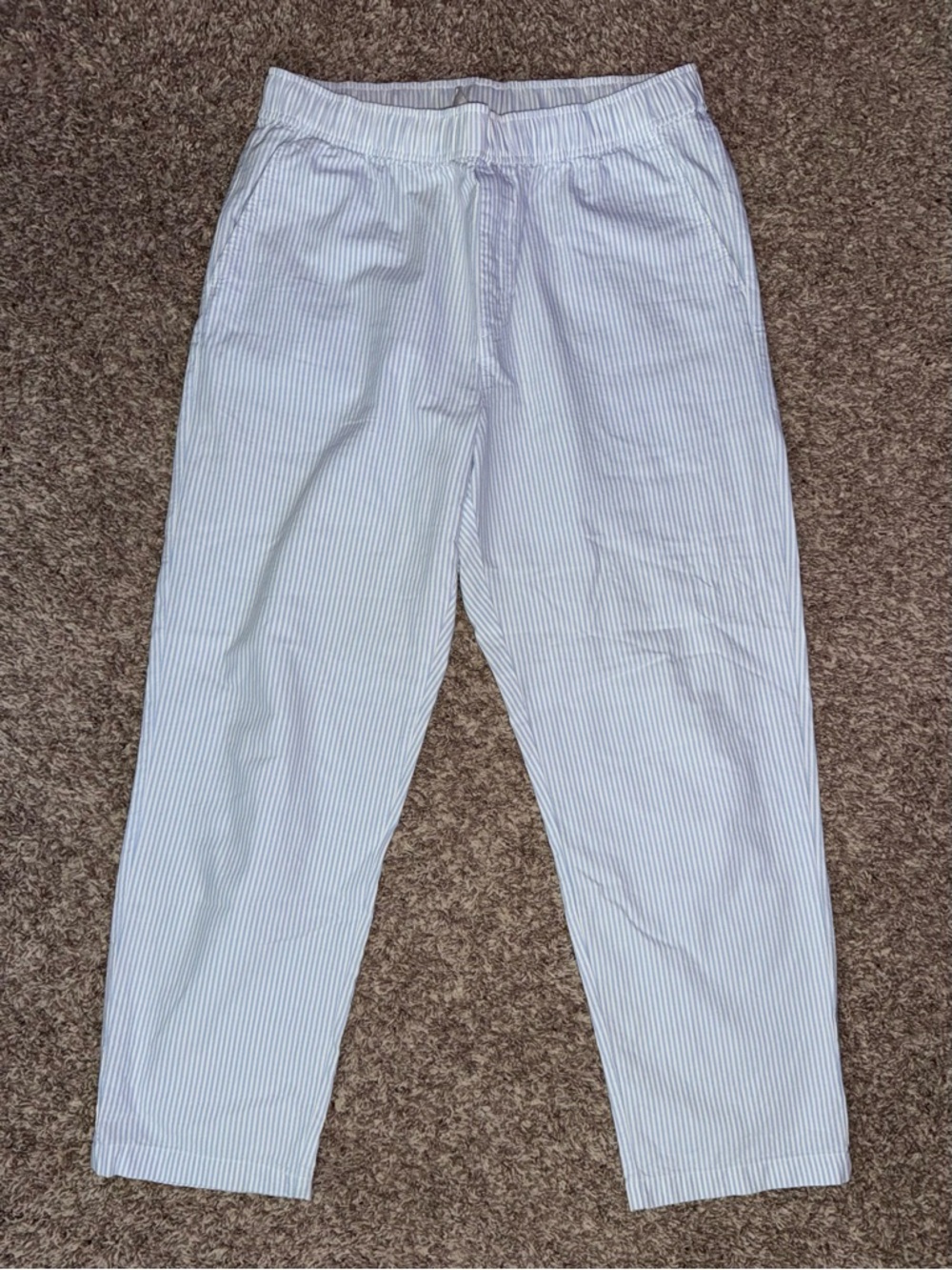 Uniqlo Tapered Drawstring Pant - Picture 2 of 3